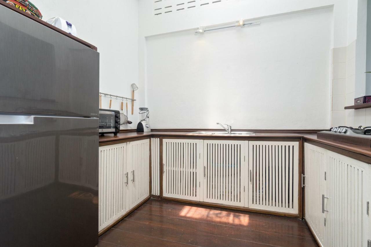 Ban Mok Talay Beachfront Villa Praia de Bang Rak Exterior foto