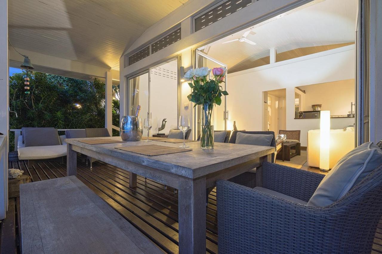 Ban Mok Talay Beachfront Villa Praia de Bang Rak Exterior foto